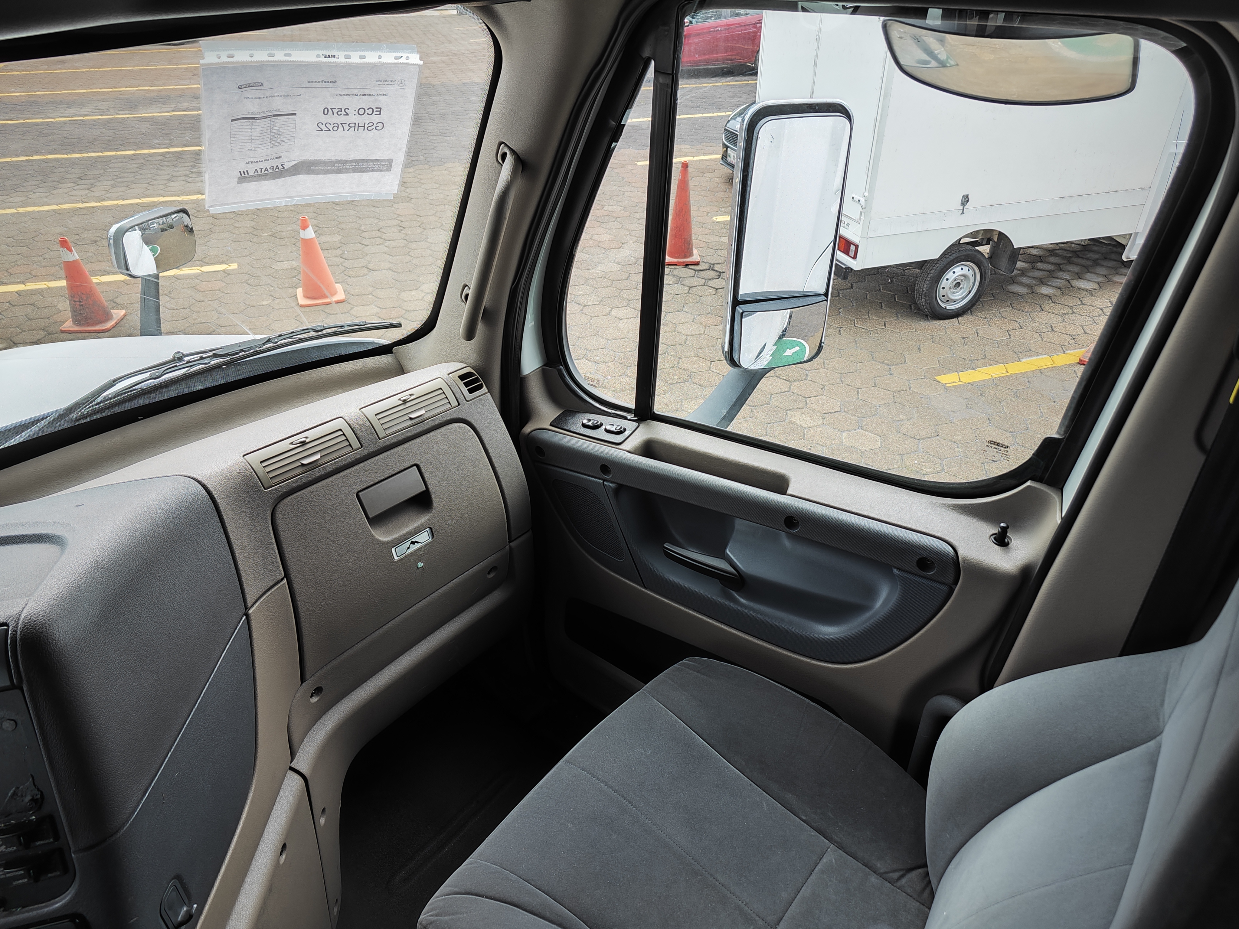 FREIGHTLINER CASCADIA 125 miniatura 14