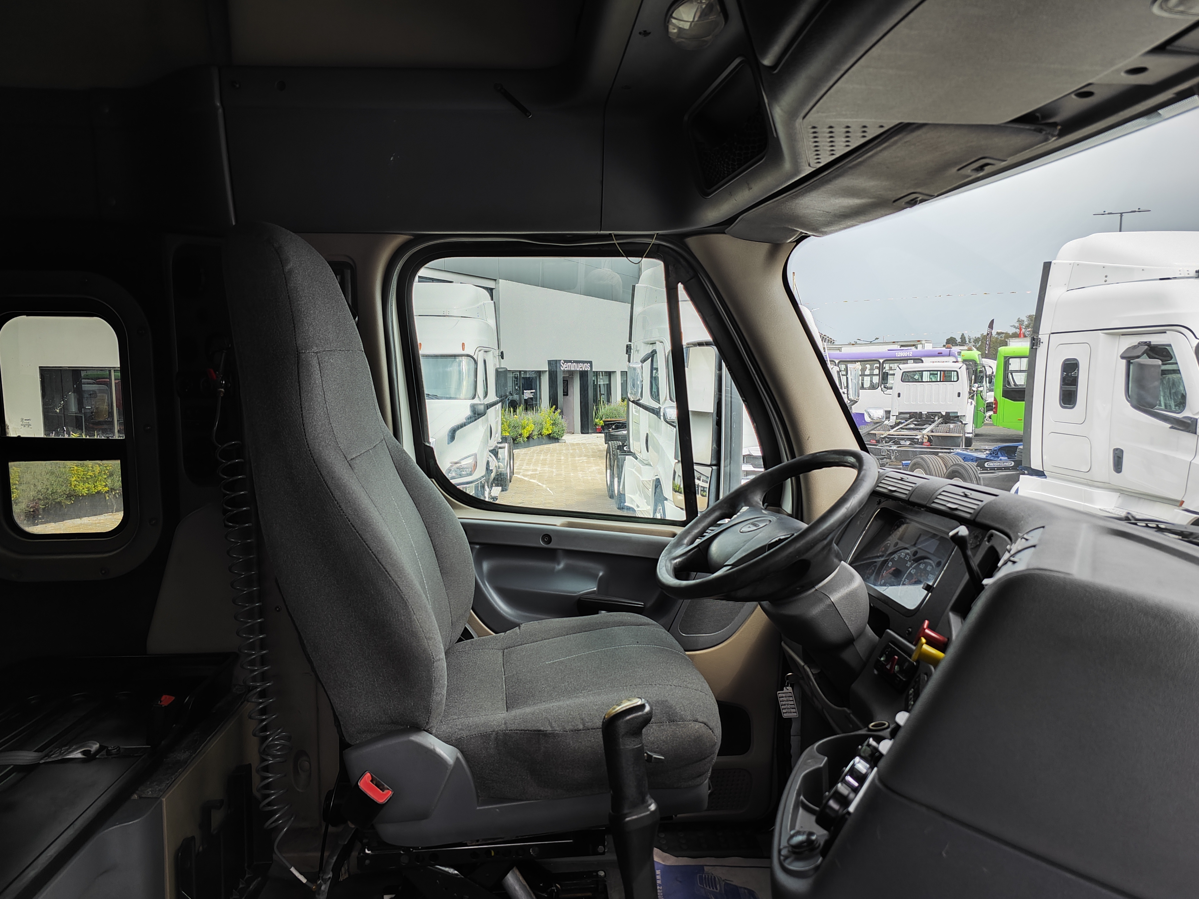FREIGHTLINER CASCADIA 125 miniatura 9