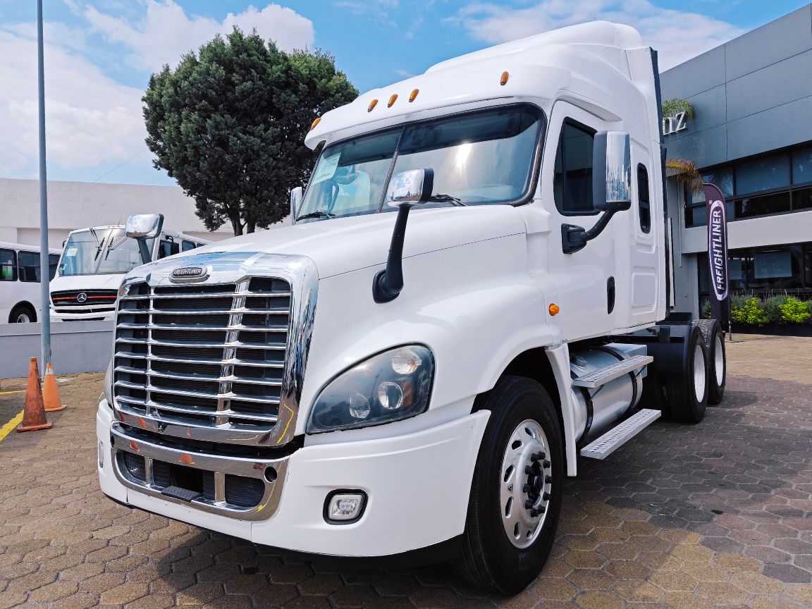 FREIGHTLINER CASCADIA 125